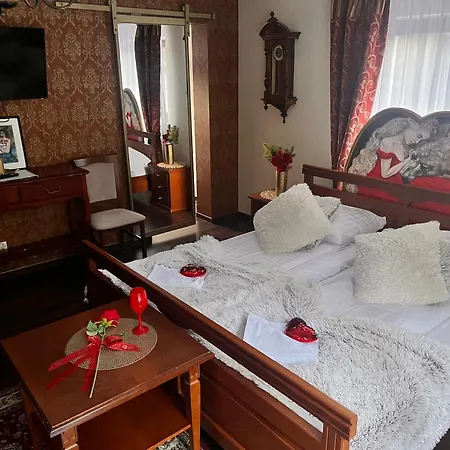 Dwa Niedzwiedzie Nad Potokiem Zakopane *